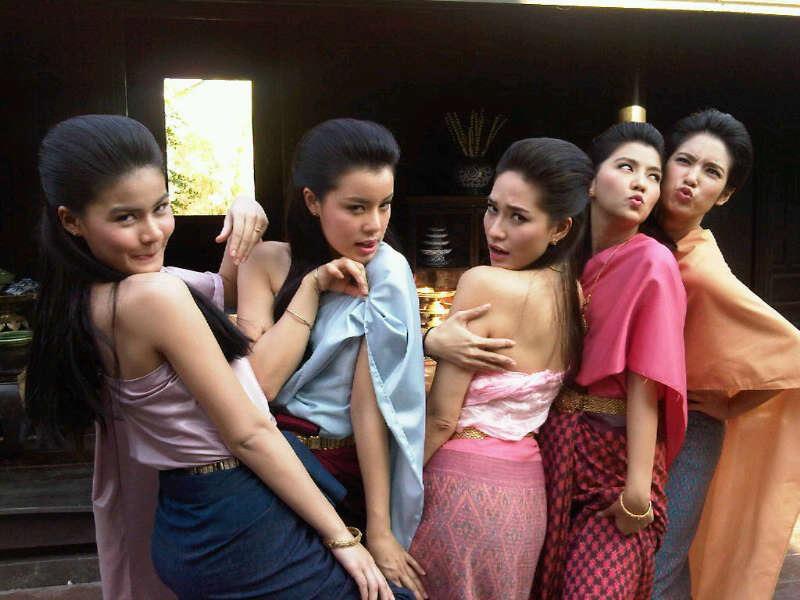 แม่หญิงเรไร และพ้องเพื่อน