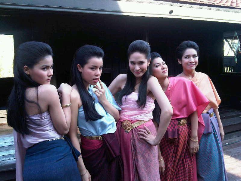 แม่หญิงเรไร และพ้องเพื่อน