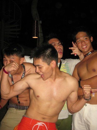 ดูๆไปเหอะกล้ามผู้ชาย