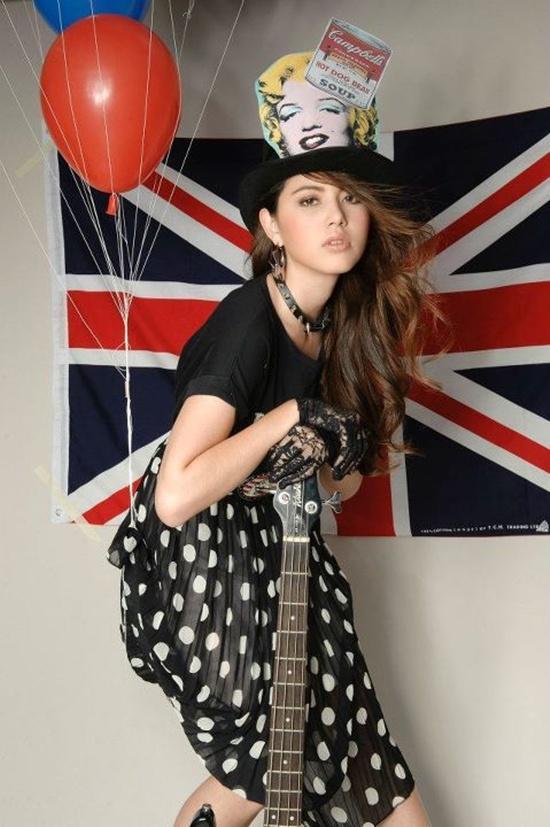 ใหม่-ดาวิกา @ Runway by campus magazine no.3 January 2012