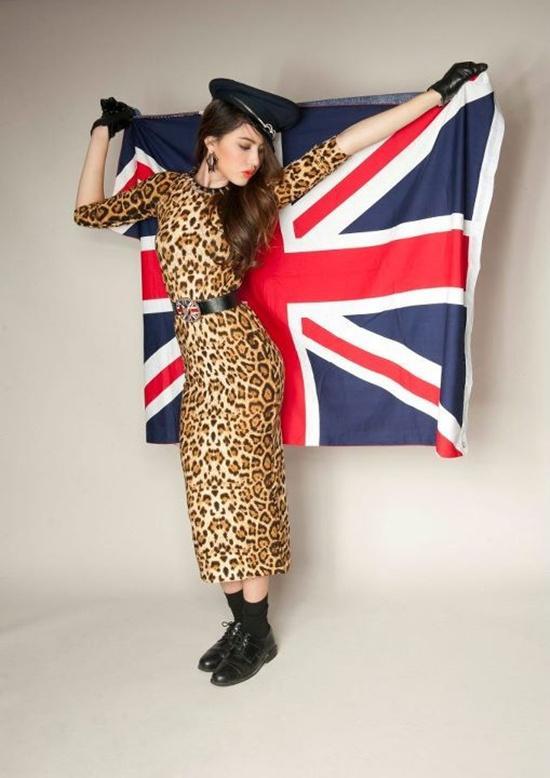 ใหม่-ดาวิกา @ Runway by campus magazine no.3 January 2012