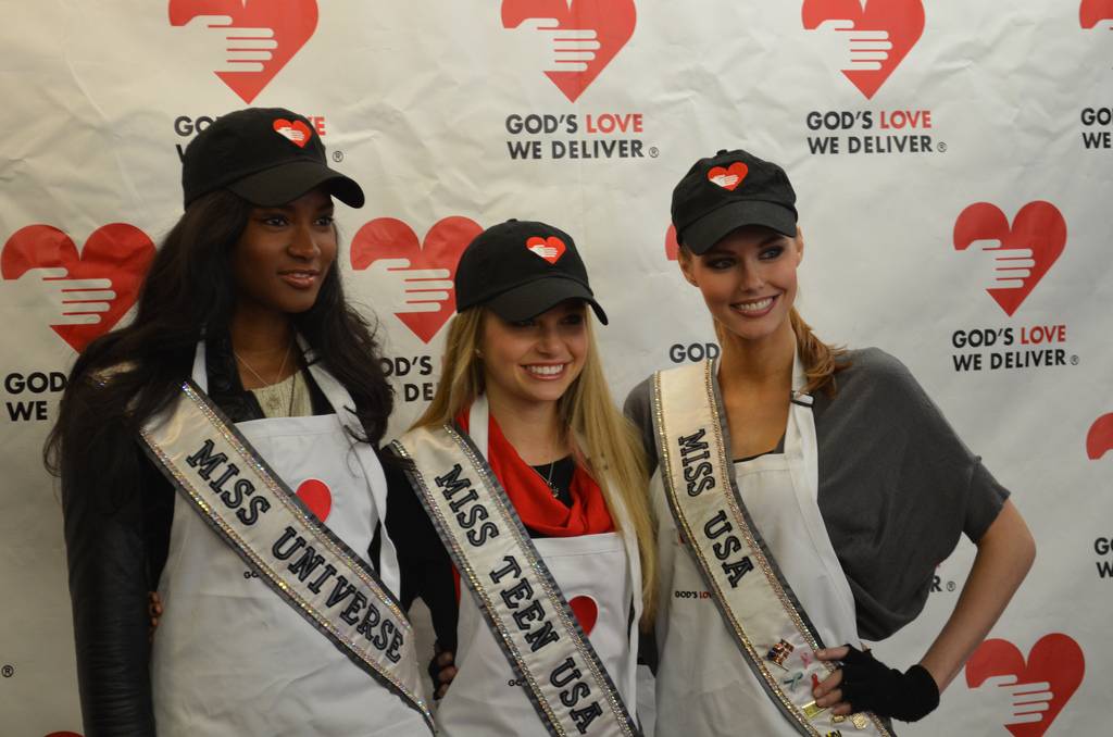 ไล่ลา MU2O11 + อลิซซ่า Miss Usa 2011 NEW!!!