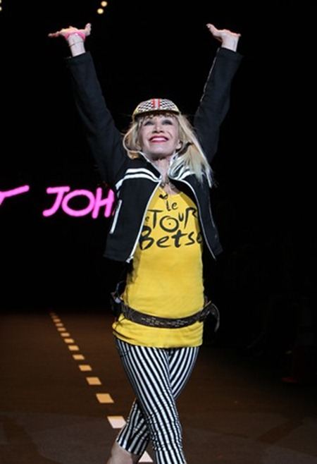 NEW YORK FASHION WEEK: BETSEY JOHNSON READY-TO-WEAR SPRING 2011 BY ROBERT MITRA
