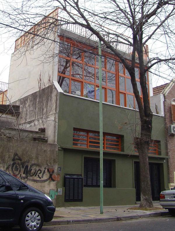 Eco Friendly House Renovation Makes Recycled House: trash turned treasure