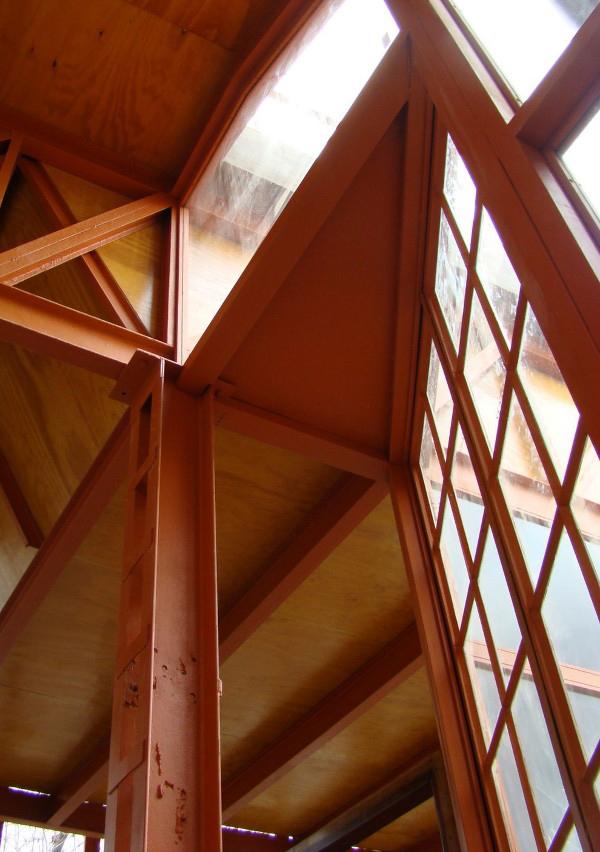 Eco Friendly House Renovation Makes Recycled House: trash turned treasure