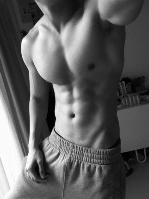 แทนหมอนข้าง