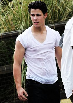 ฝันดีนะหนุ่มๆ