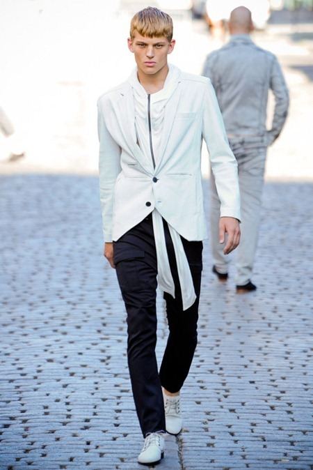 NEW YORK FASHION WEEK: BUCKLER SPRING 2012