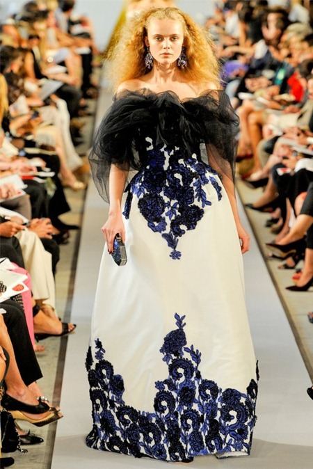 NEW YORK FASHION WEEK: OSCAR DE LA RENTA SPRING 2012