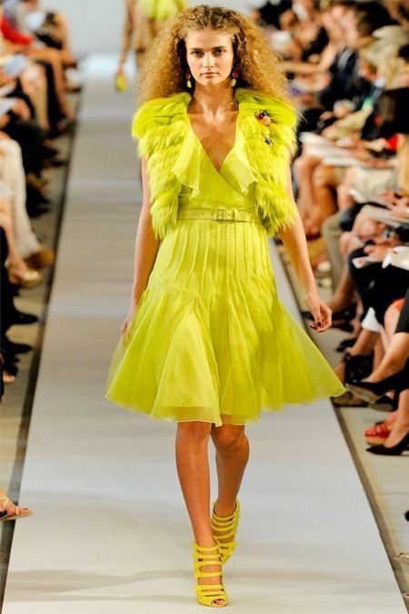 NEW YORK FASHION WEEK: OSCAR DE LA RENTA SPRING 2012