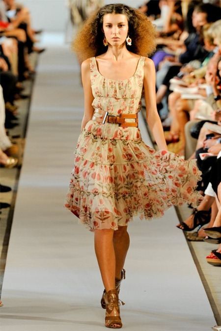 NEW YORK FASHION WEEK: OSCAR DE LA RENTA SPRING 2012