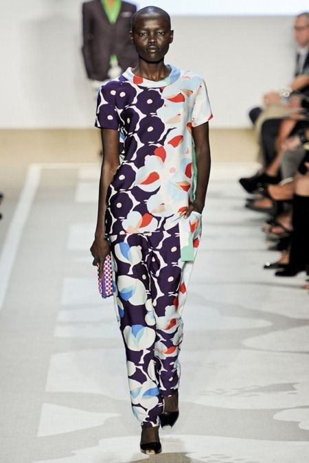 NEW YORK FASHION WEEK: DIANE VON FURSTENBERG SPRING 2012