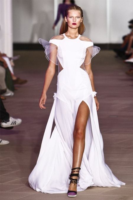 NEW YORK FASHION WEEK: PRABAL GURUNG SPRING 2012