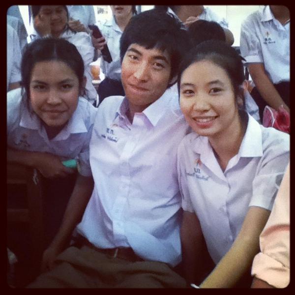 โตโน่แอ๊บแบ๊วในชุดนักเรียน
