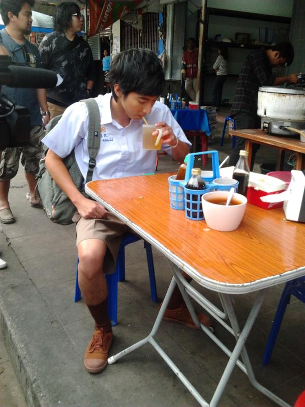 โตโน่แอ๊บแบ๊วในชุดนักเรียน