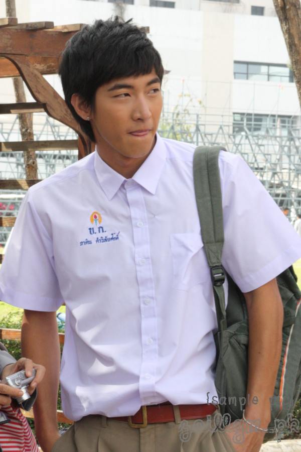 โตโน่แอ๊บแบ๊วในชุดนักเรียน