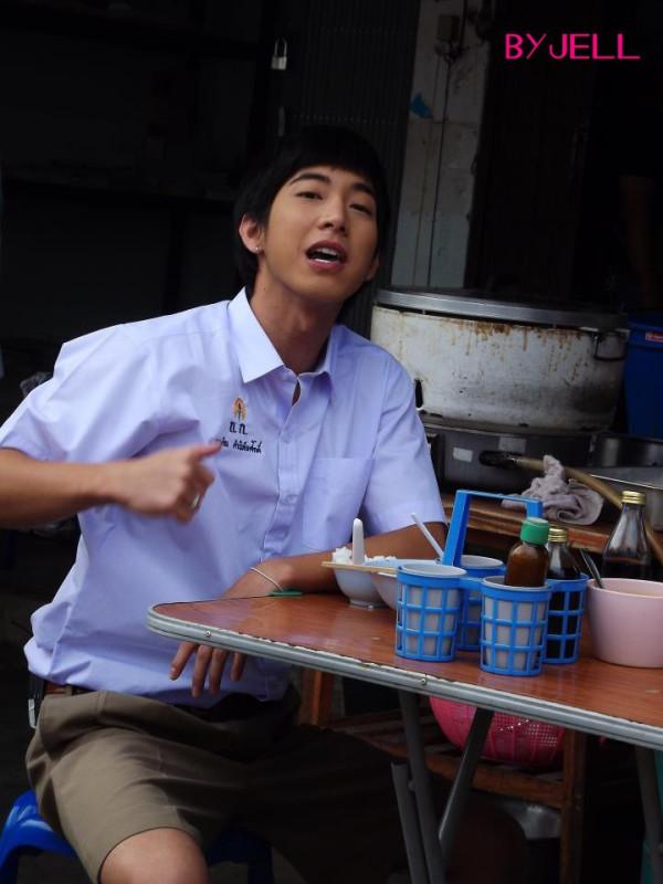 โตโน่แอ๊บแบ๊วในชุดนักเรียน