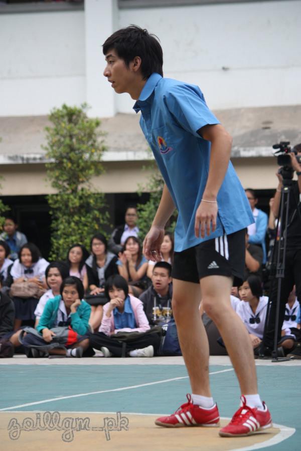 โตโน่แอ๊บแบ๊วในชุดนักเรียน