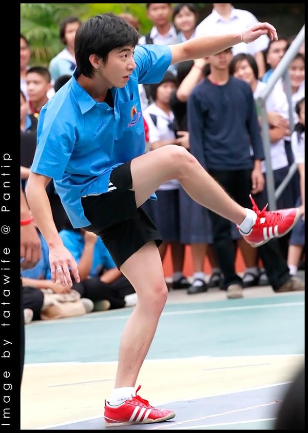 โตโน่แอ๊บแบ๊วในชุดนักเรียน