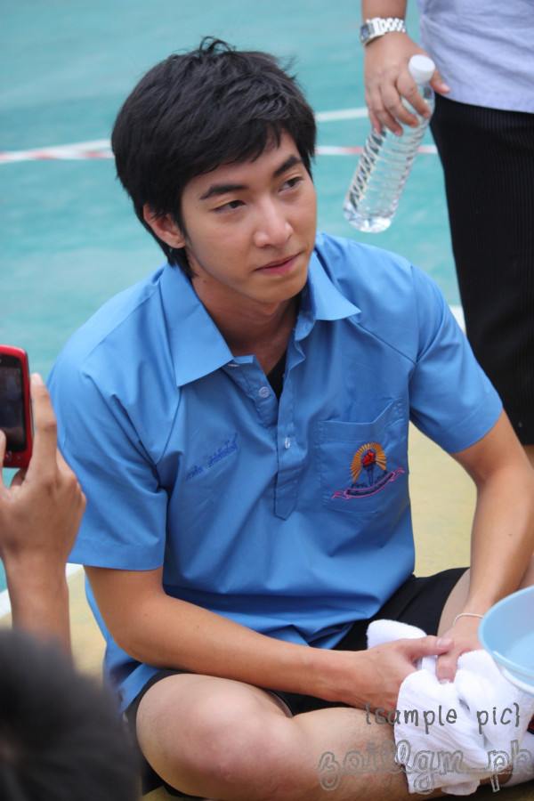 โตโน่แอ๊บแบ๊วในชุดนักเรียน