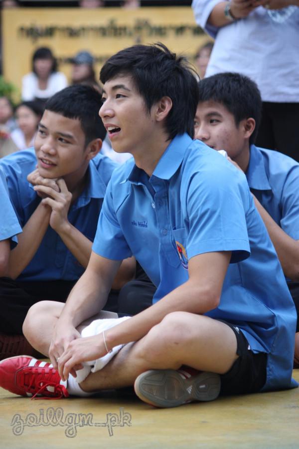 โตโน่แอ๊บแบ๊วในชุดนักเรียน