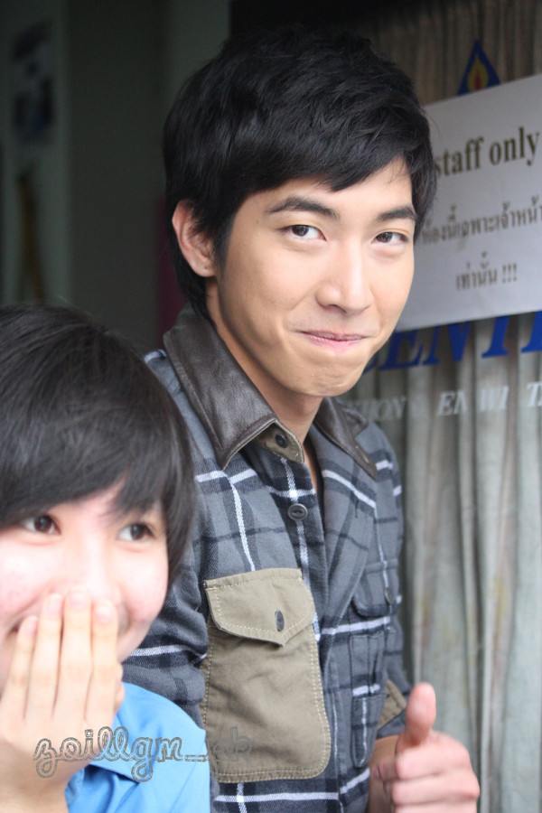 โตโน่แอ๊บแบ๊วในชุดนักเรียน