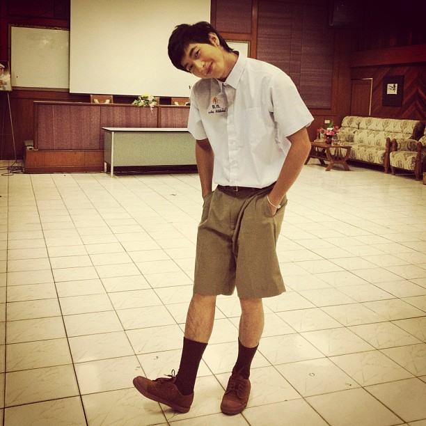 โตโน่แอ๊บแบ๊วในชุดนักเรียน