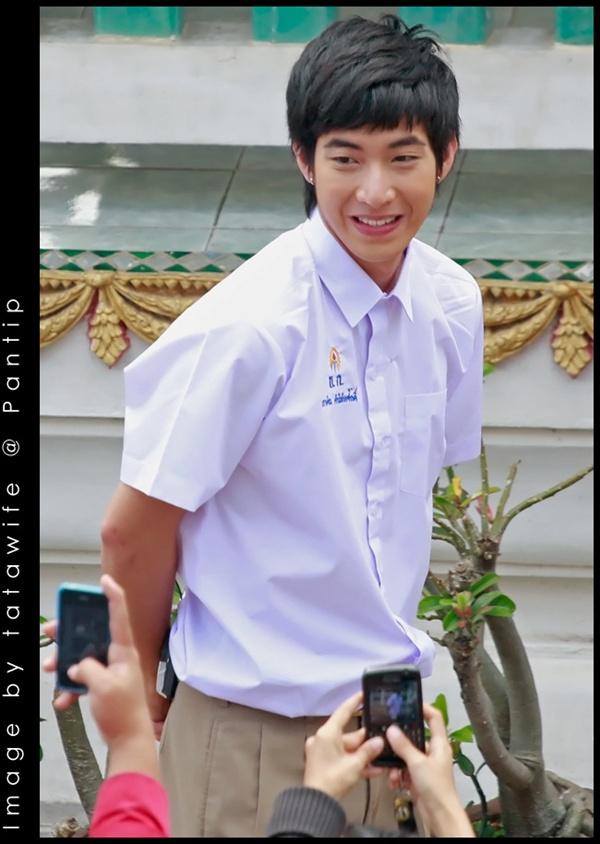 โตโน่แอ๊บแบ๊วในชุดนักเรียน