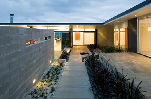 Beach House Design &ndash; T-shaped house plans by Pete Bossley Architects