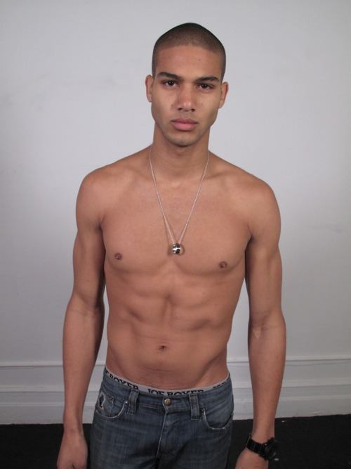 กำลังจะเป็นนายแบบ