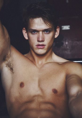 กำลังจะเป็นนายแบบ