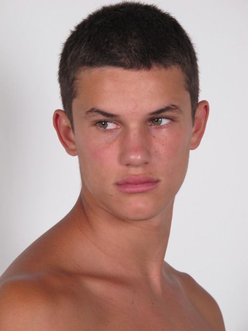 กำลังจะเป็นนายแบบ