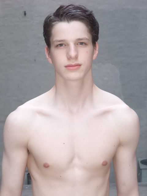 กำลังจะเป็นนายแบบ