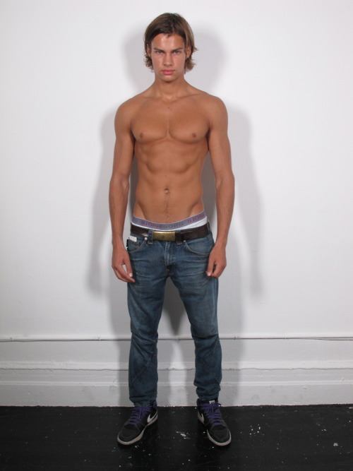 กำลังจะเป็นนายแบบ