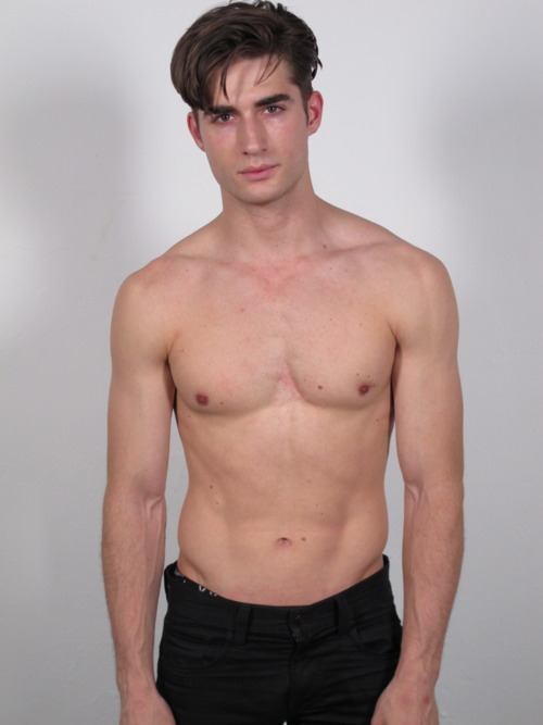 กำลังจะเป็นนายแบบ