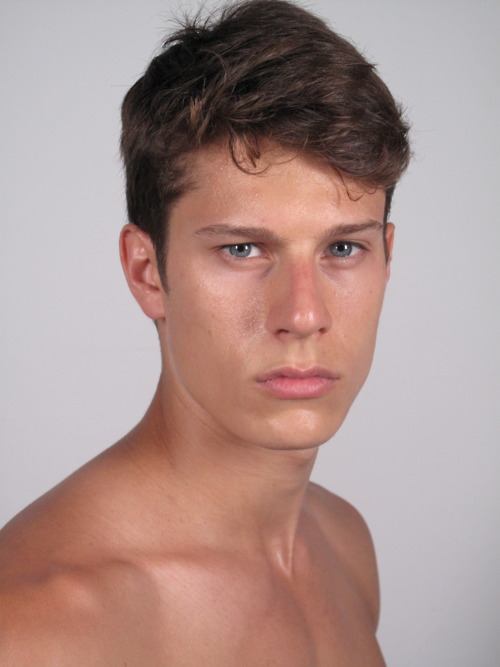 กำลังจะเป็นนายแบบ