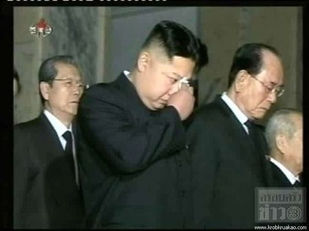 แฉเกาหลีเหนือ ลงโทษคนไม่ร้องไห้ในงานศพ คิม จอง อิล