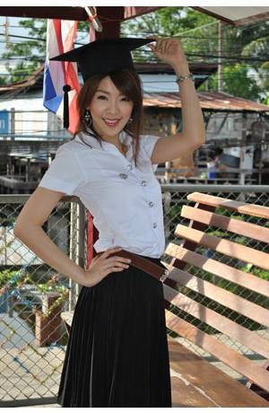 ศัลยกรรมเปลี่ยนชีวิต สาวพริตตี้ชื่อดัง แย้ นนทพร