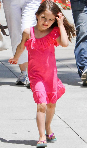 สาวน้อยร้อยล้าน Suri Cruise ลูกสาว ของtom cruise