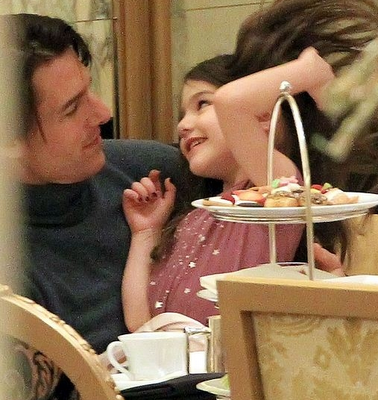 สาวน้อยร้อยล้าน Suri Cruise ลูกสาว ของtom cruise