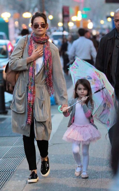 สาวน้อยร้อยล้าน Suri Cruise ลูกสาว ของtom cruise
