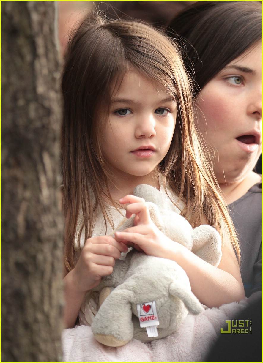 สาวน้อยร้อยล้าน Suri Cruise ลูกสาว ของtom cruise