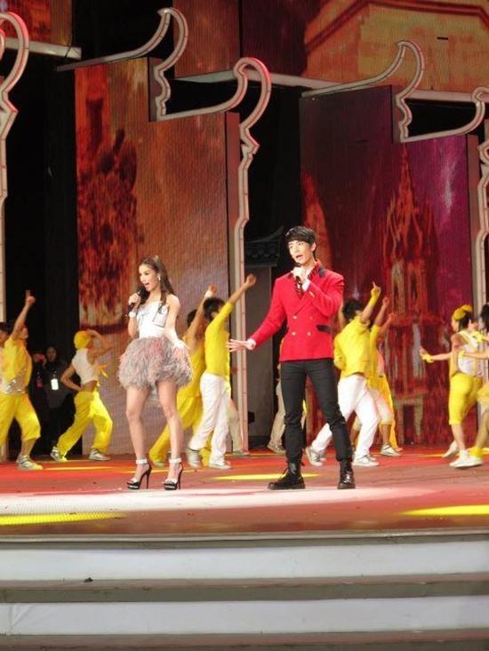 สน ยุกต์ & วิว-วรรณรท ร่วมงาน Anhui TV Spring Festival Gala 2012
