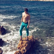 ELLE MAN: YAHYA DOĞU DEMIR IN  MAN ON THE BEACH  BY PHOTOGRAPHER ÜMIT SAVACI