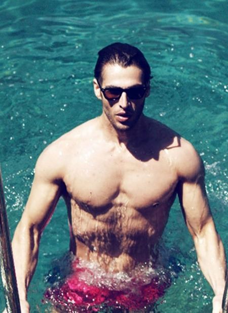 ELLE MAN: YAHYA DOĞU DEMIR IN "MAN ON THE BEACH" BY PHOTOGRAPHER &Uuml;MIT SAVACI