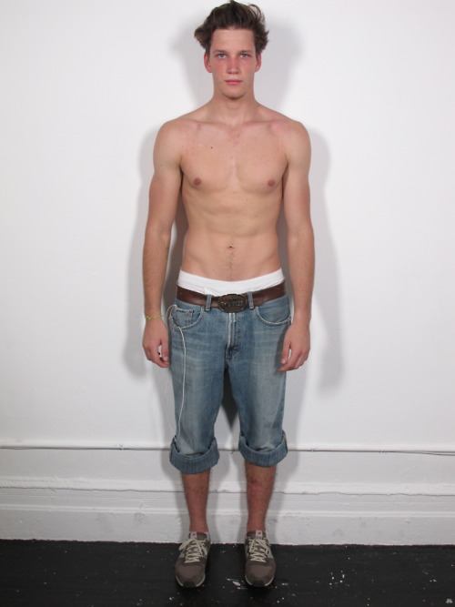 นายแบบน้องใหม่