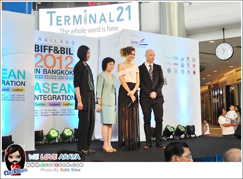 ชมพู่ อารยา ในงาน BIFF & BIL 2010 ASEAN INTEGATION @Terminal21