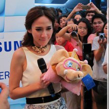 ส่องมุมสวย อั้ม พัชราภา @Samsung Exhibition Booth for the BOI fair เต็มๆที่นี่!!!