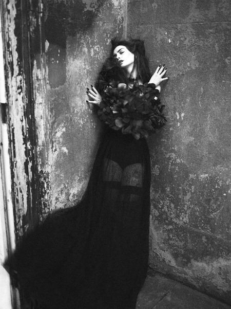 INTERVIEW MAGAZINE: ANNE HATHAWAY BY PHOTOGRAPHER MERT & MARCUS