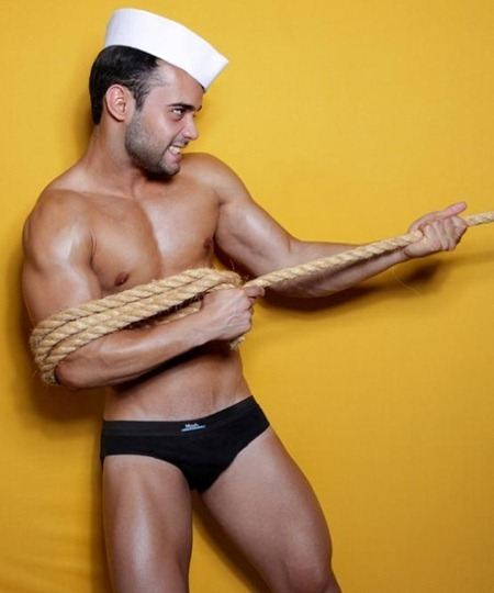 PAROUTUDO MAGAZINE: HENRIQUE BUENO FOR BY PHOTOGRAPHER HAY TORRES